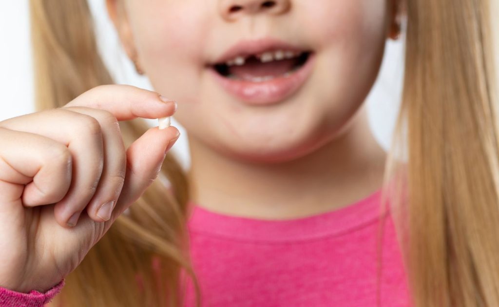 Aquí hay algunos aspectos destacados de la importancia de esta historia  del Ratoncito Pérez en la caída de los dientes en niños