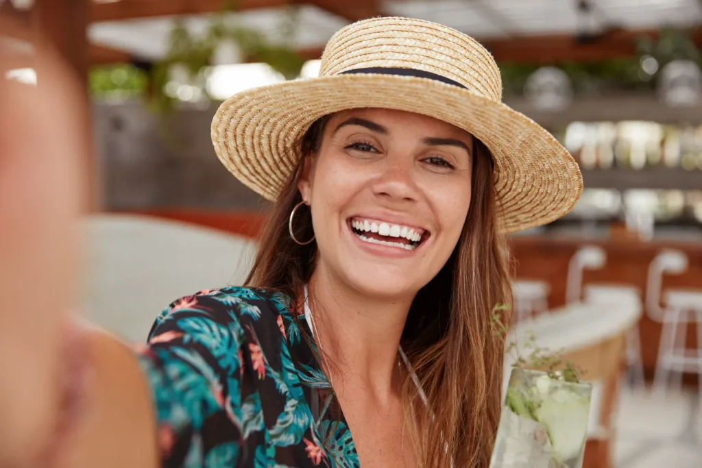¿Múltiples problemas dentales? En PerfectSmile Bogotá, manejamos tu caso con un enfoque integral de rehabilitación oral. Combinamos implantes, prótesis, diseño de sonrisa y más para devolverte la salud, función y belleza. ¡Transforma tu sonrisa!